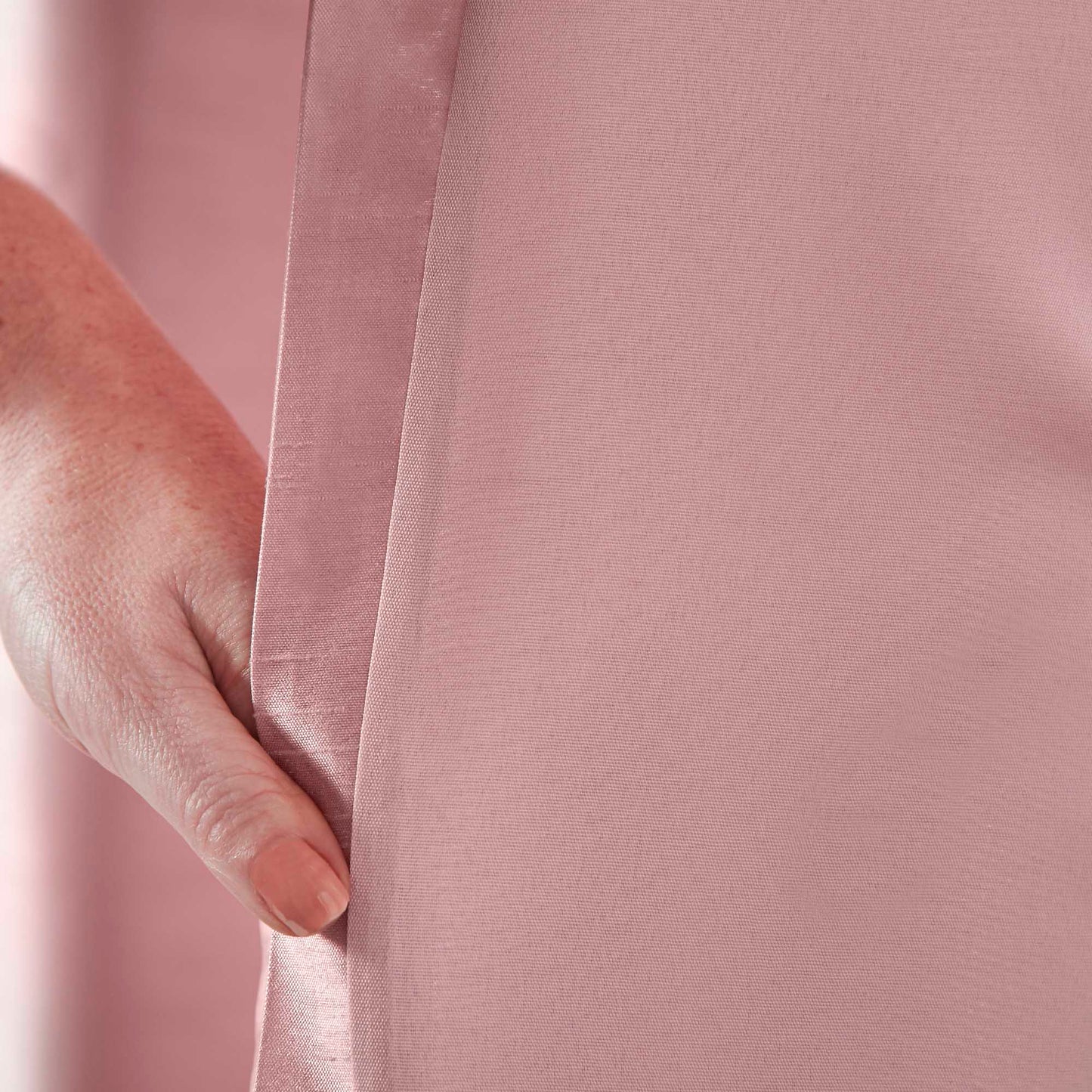 Olivia Velvet Top Eyelet Curtains - Blush