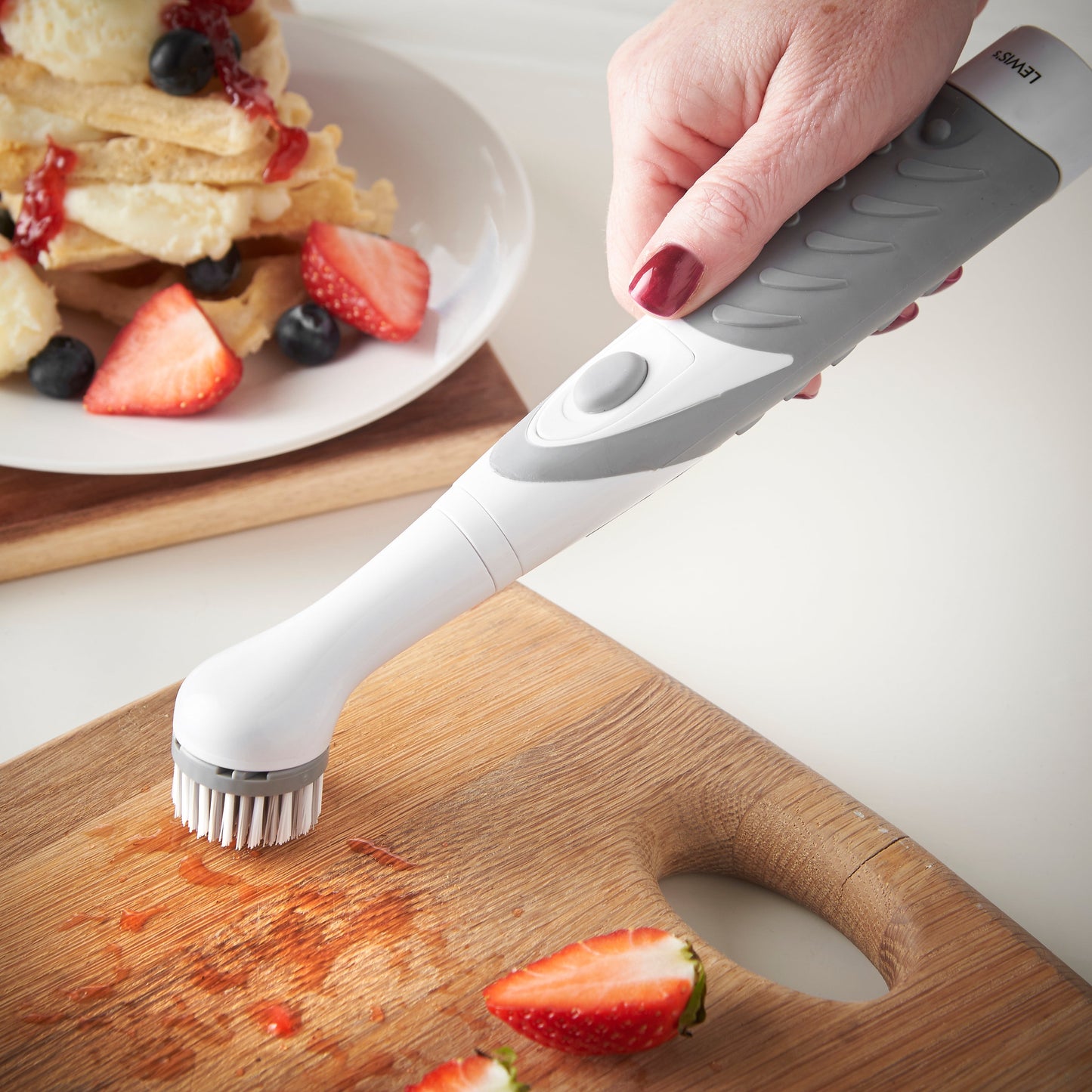 LEWIS'S Turboscrub Brush – Cleaning Products – Scrubbing Brush, Electric Cleaning Brush, Scrubber Bottle Brush, Power Scrubber, Long Brush, Spin Scrubber, Electric Scrubbing Brush