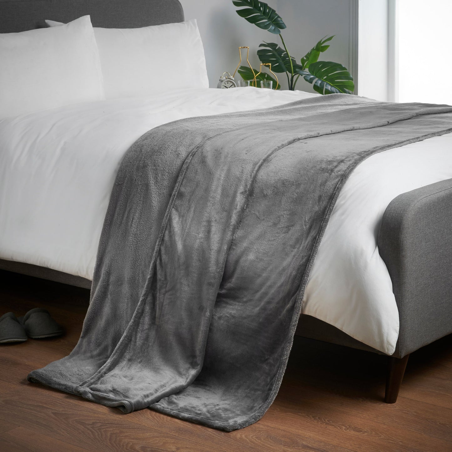 Super Soft Flannel Throw - Charcoal