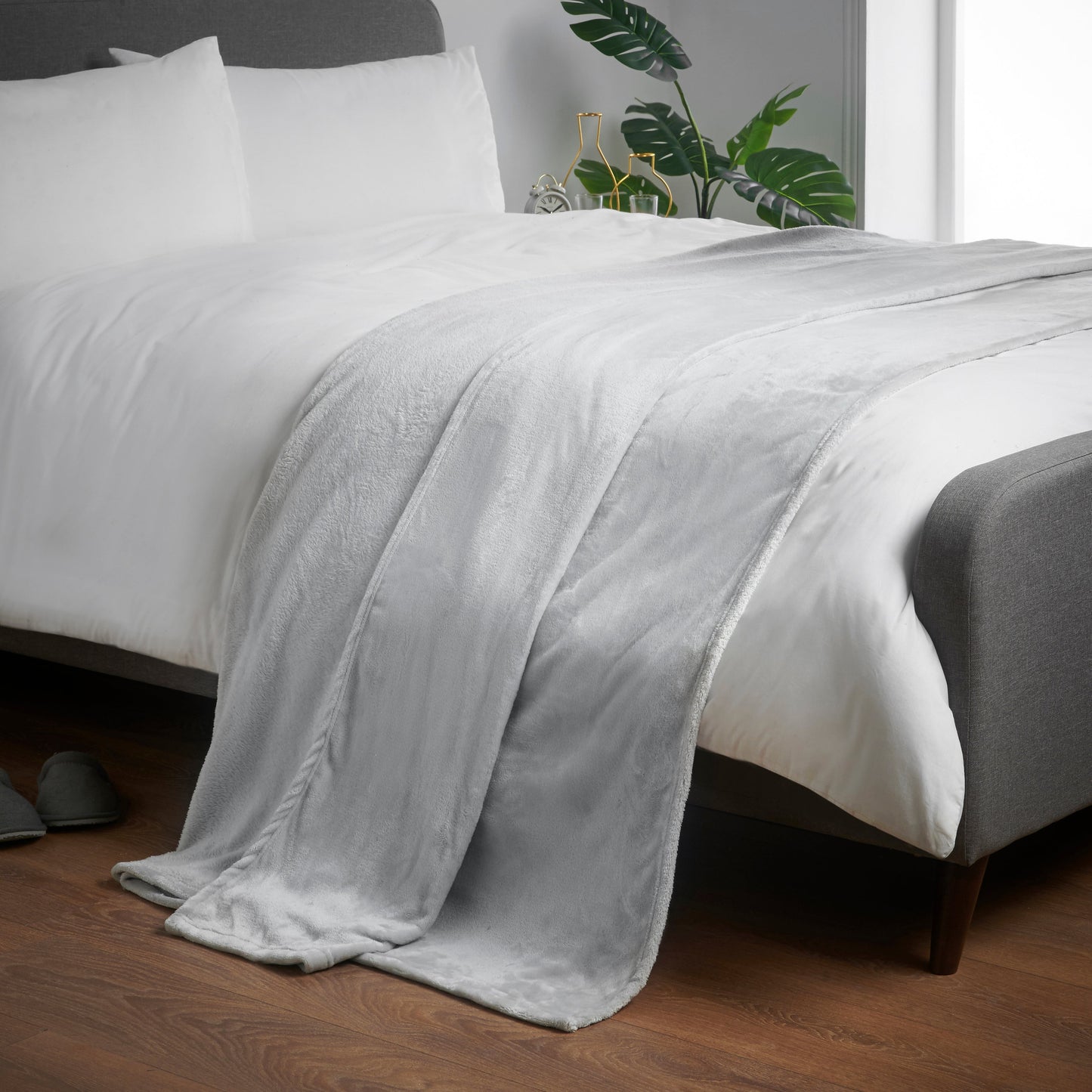 Super Soft Flannel Throw - Silver