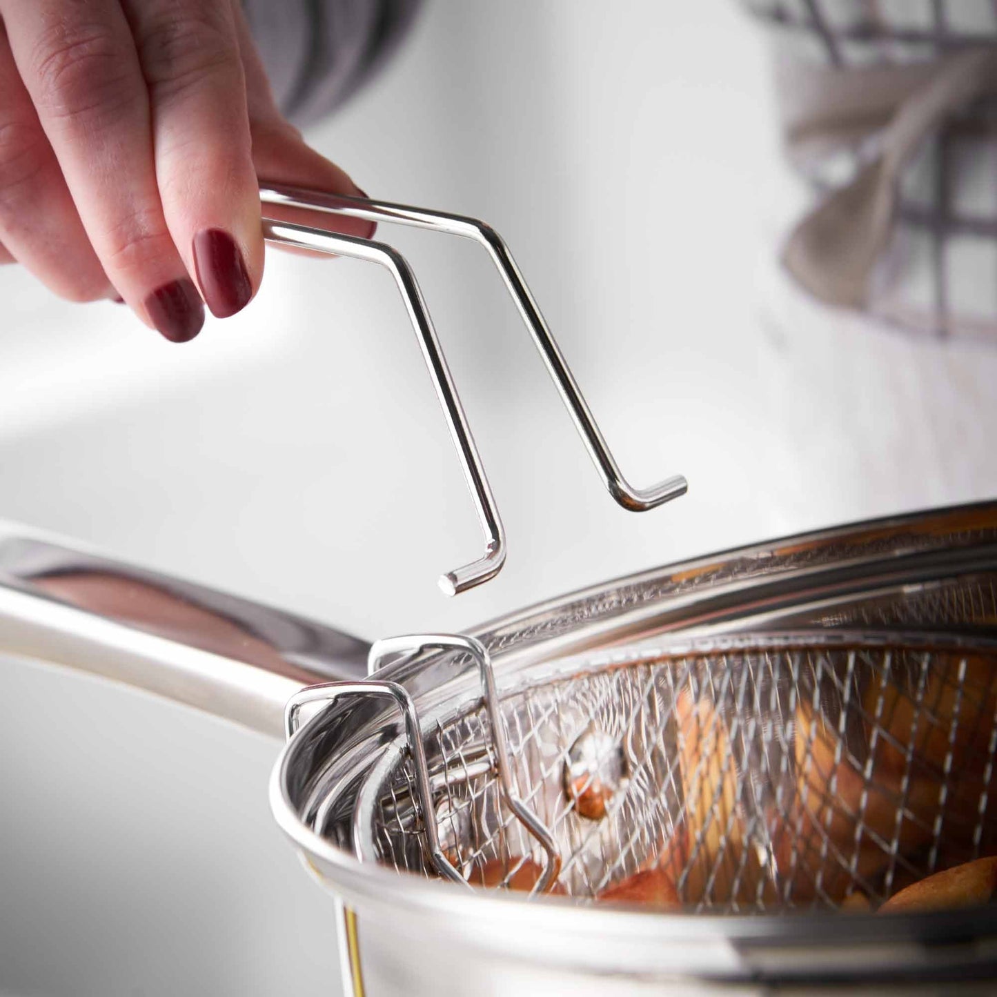 Lewis's Chip Pan with Basket and Lid