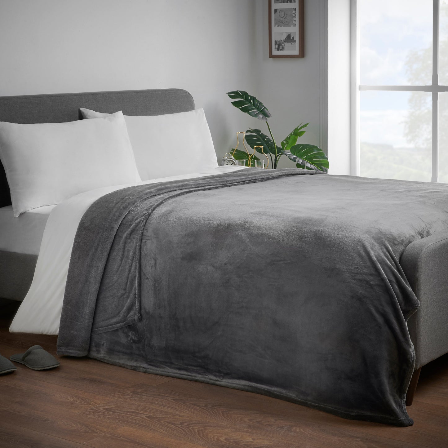 Super Soft Flannel Throw - Charcoal