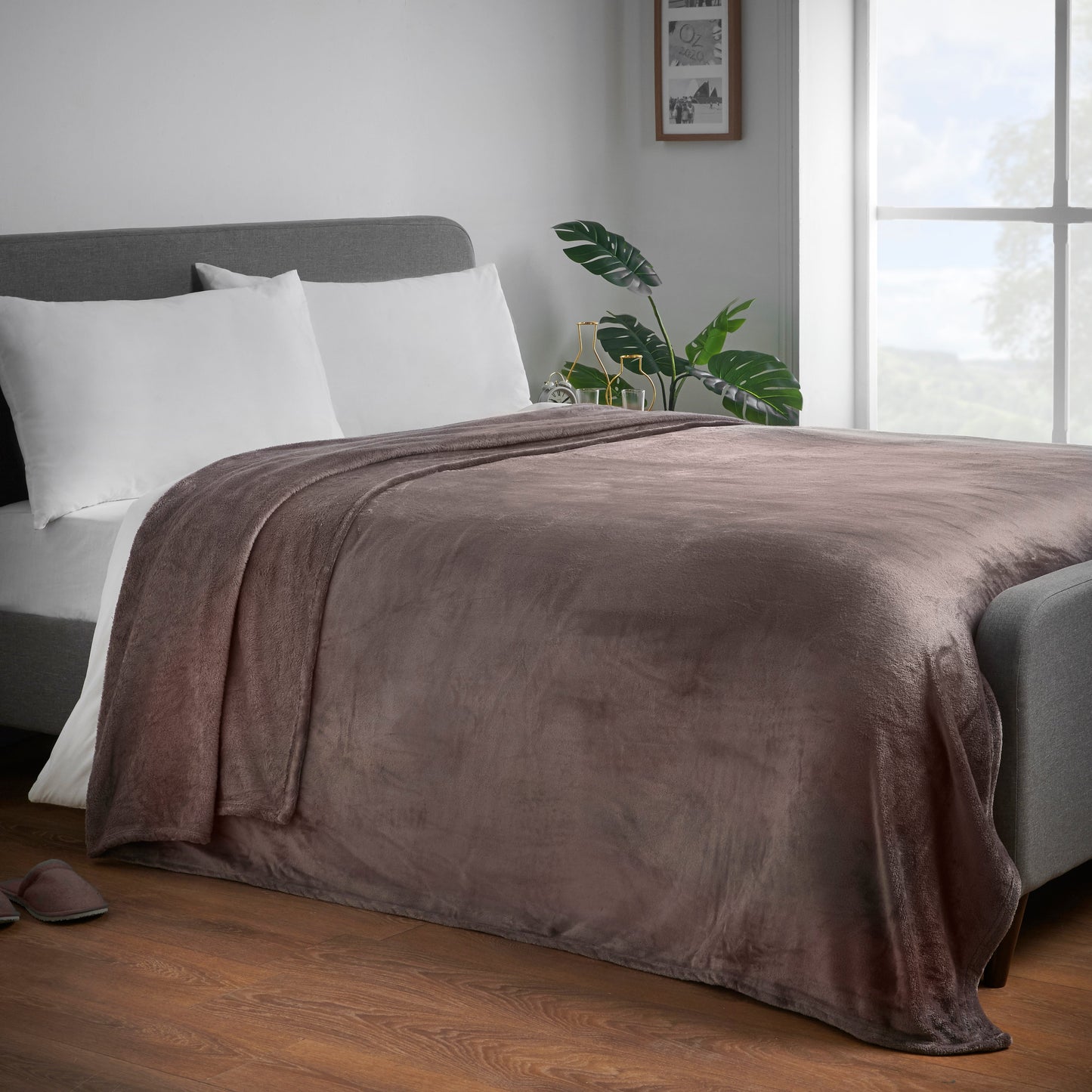 Super Soft Flannel Throw - Mocha